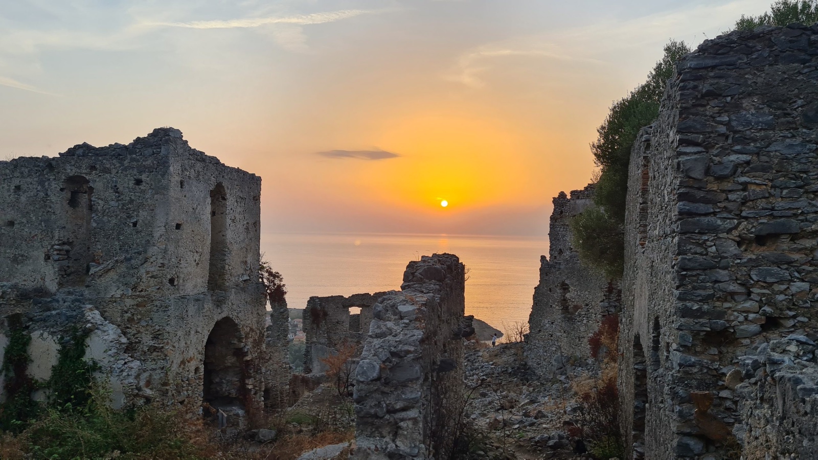 Ruderi di cirella · Diamante · foto di copertina